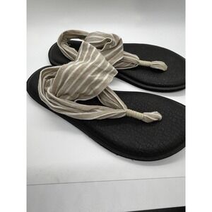 NWOT Sanuk Size 6 Woman's Sandals Tan White Straps Yoga Mat A15